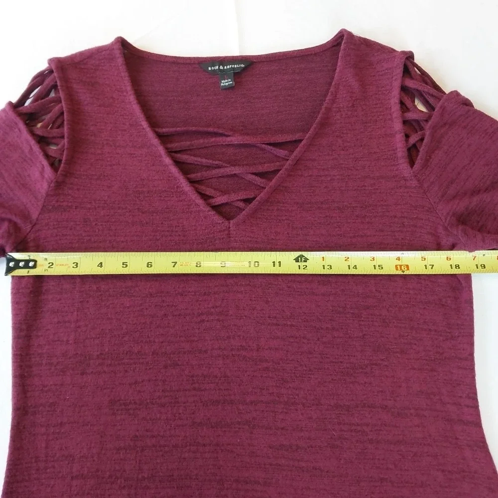 Women's Rock & Republic Purple Slit Shoulder And Chest Short Sleeve Top - Large‎